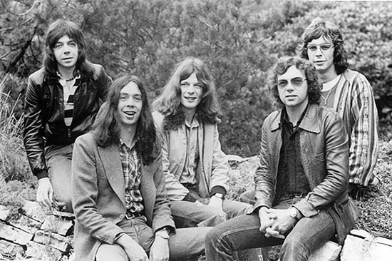 להקת קאמל בשנת 1976