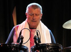 קרל פאלמר מתופף בתל אביב