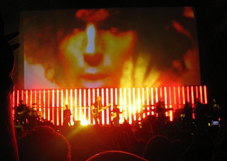 סיד בארט על מסך ענק - בהופעה של רוג'ר ווטרס בישראל. צילום: איתמר וייס