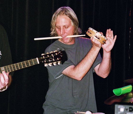 Dave Kerman introduces his new diet - eat low-carb drum sticks!