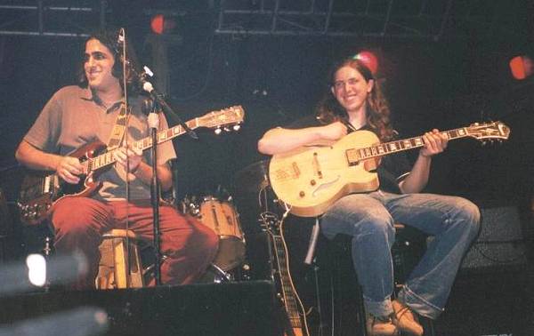 מימין לשמאל - אורי בן-צבי ואלעד אברהם