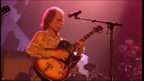 סטיב האו, מתוך הדיוידי של ההופעה החיה - סונגס פרום צונגאס