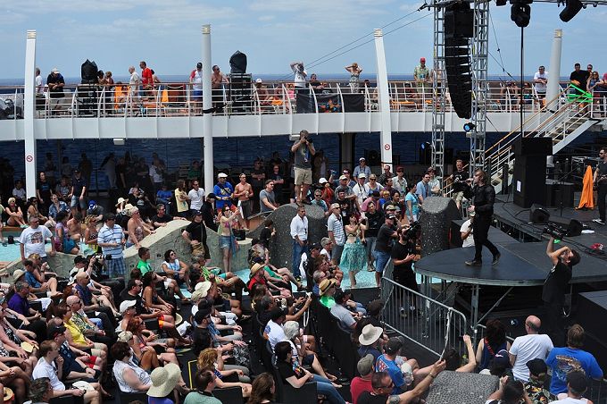 להקת סאונד אוף קונטקט בפסטיבל קרוז טו דה דאג' 2014