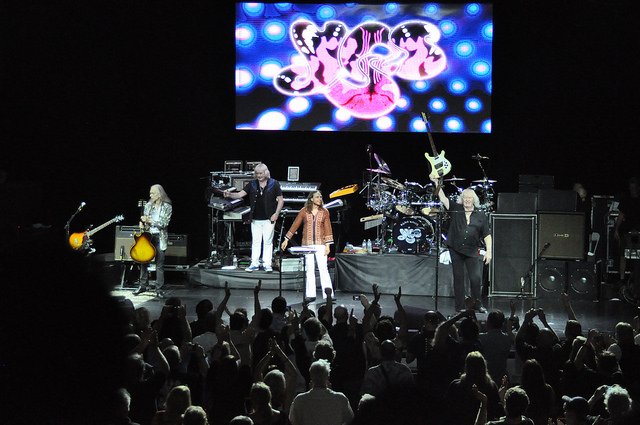 להקת יס בפסטיבל קרוז טו דה דאג' 2014