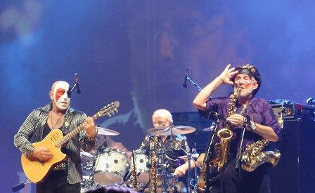 דיויד ג'קסון עם להקת אוסאנה