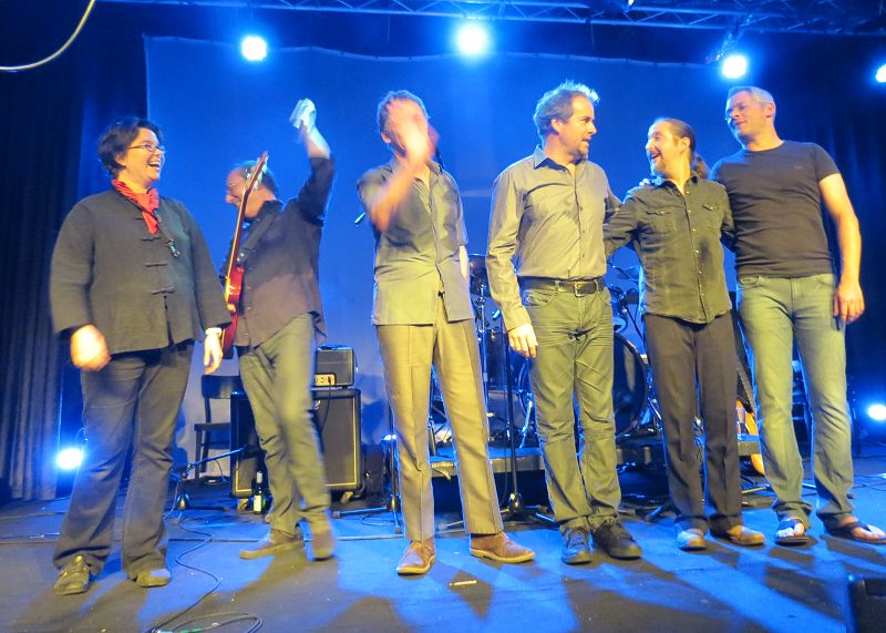 להקת ת'רי פרנדז בישראל - Three Friends in Tel Aviv, Israel; 02-Nov-2012